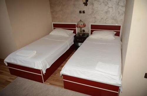 Çagllavicë Hotel | Hotel Ulpiana, Ethno House