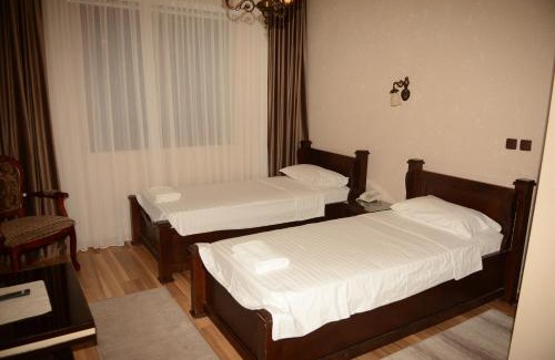 Çagllavicë Hotel | Hotel Ulpiana, Ethno House