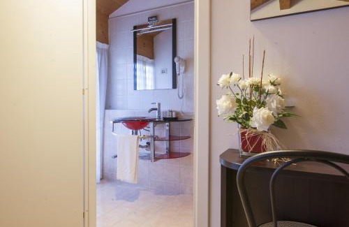 Cavasagra Hotel | Hotel Villa Cornér Della Regina