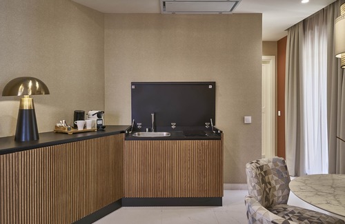 El Arenal Apartment | Hotel Vincci Molviedro Suites Apartments