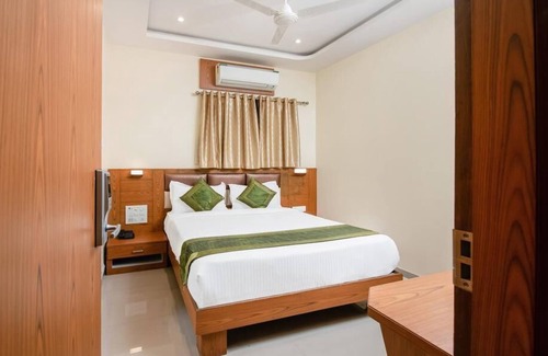 Wellington Pier Hotel | Hotel Volga Plaza