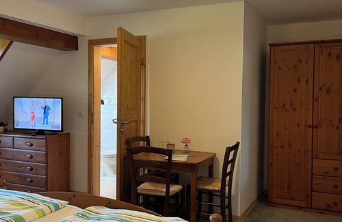 Lahnstein auf der Hohe Hotel | Hotel Waldhaus room 3 - triple room - near Koblenz - with breakfast