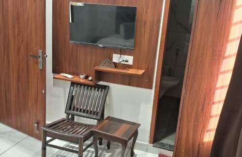 Panchkula Urban Estate Hotel | Hotel White Rock Zirakpur