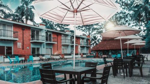 Caucasia Hotel | Hotel y Restaurante Mesón del Gitano