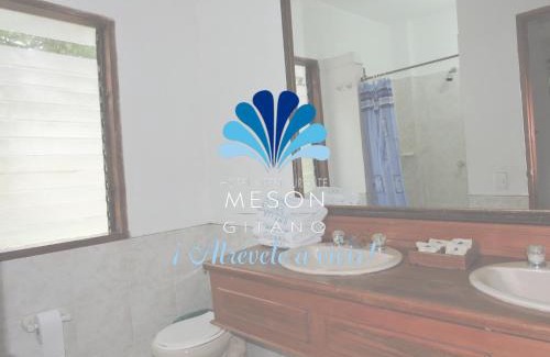 Caucasia Hotel | Hotel y Restaurante Mesón del Gitano