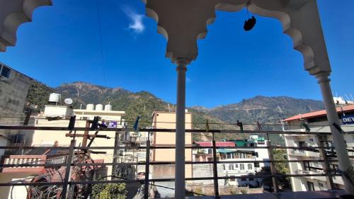 Tapovan House | Hotel Yoga Stay