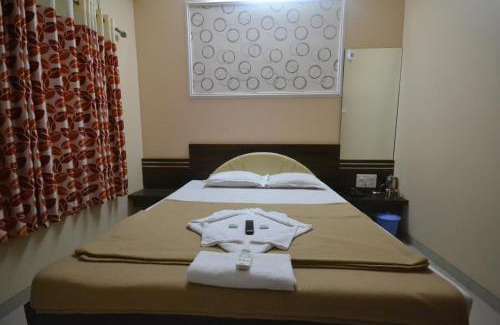 Shirdi Hotel | Hotel Yogiraj