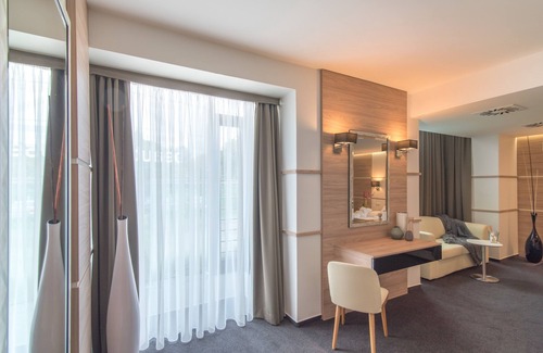 Heviz Hotel | Hotel ZENA beauty & shopping center