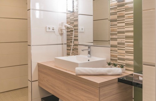 Heviz Hotel | Hotel ZENA beauty & shopping center
