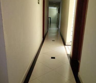 Cosmopolis Hotel | Hotel ZM Premium