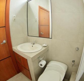 Simon Bolivar Hotel | Hoteles en Guayaquil - Suites Guayaquil Cerca del Aeropuerto