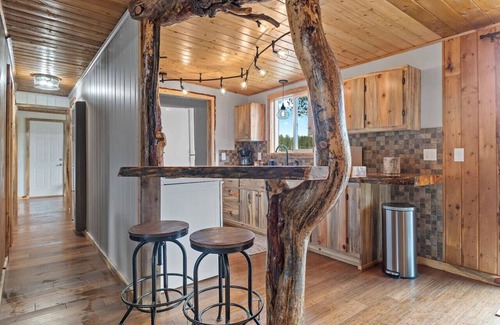 Custer Cabin | Hottub Hideaway: Firepit + Sauna + Views + Wildlife