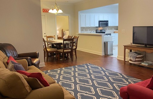 Oxford Condo | Hotty Toddy Condo (High Pointe Condo #1501)