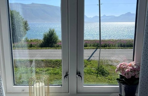 Andoy House | House by the fjord with whirlpool