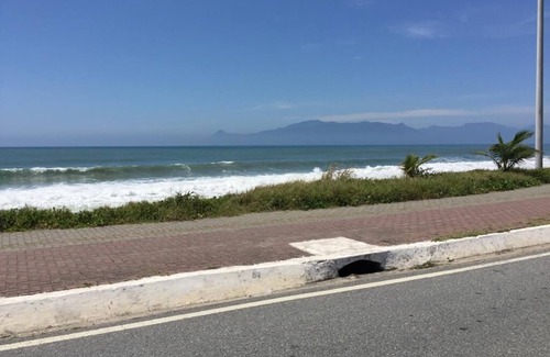 Caraguatatuba House | House Caraguá Cocanha Beach 800mts from the beach Wifi 500 Cable TV, Netflix Prime V