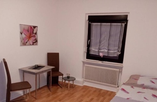 Mittelstadt Apartment | House Elbert