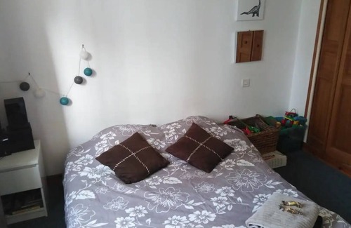 Montech House | House, entire accommodation, 3 bedrooms with private garden + swimming pool