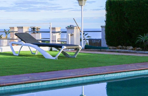 Sant Cebria de Vallalta Villa | House with private pool