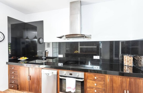 Urbanizacion Mont Ferrutx House | House with pool and large garden