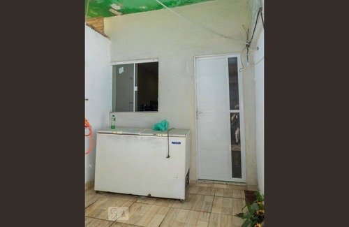Bras de Pina House | house facing the street