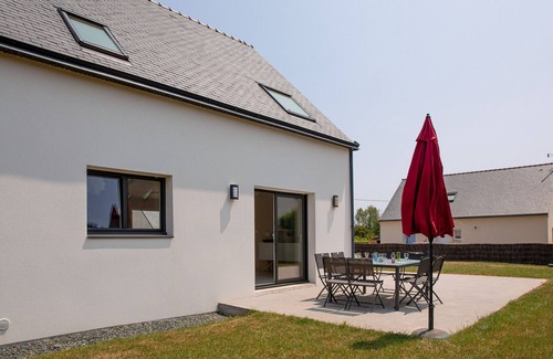 Plobannalec-Lesconil Ski Chalet | House for 8 with garden 1km from the beach