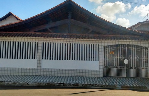 Praia Grande House | House for Season 3 blocks from the Beach 🏖️ ⛱️🌻