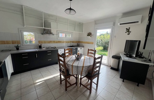Puget-sur-Argens Cottage | House/Gite/Cottage rated 1 star, with above-ground pool, garden.