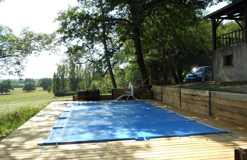Montpon-Menesterol House | House in a natural setting, quiet and fresh air of the countryside