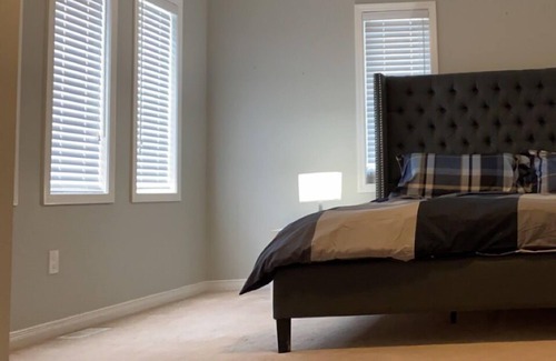 Ajax House | House in Ajax - Events Allowed