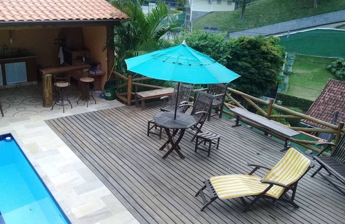 Nogueira House | House in beautiful condominium in downtown Itaipava with beautiful view.