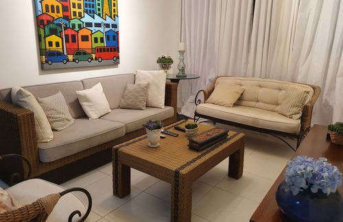 Juquehy House | House in condominium on beach street