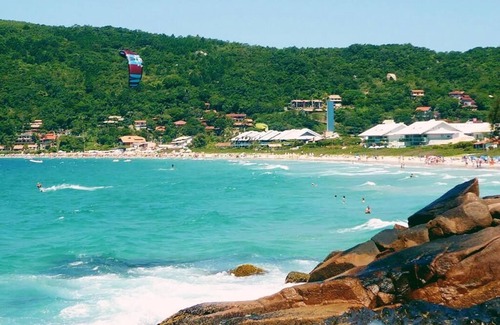 Ponta das Canas House | House in Condominium in front of Florianópolis beach