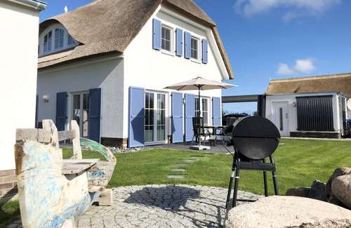 Trent House | House in idyllic location with sauna, terrace and garden - Villa Morgensünn