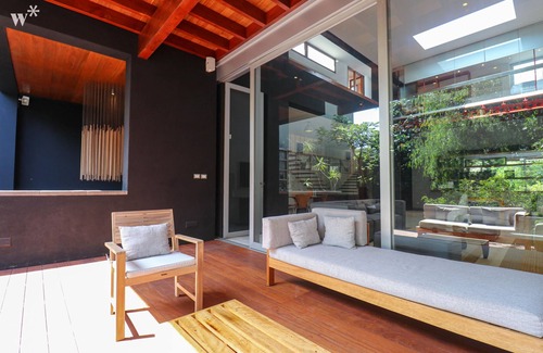 Miraflores House | House in Miraflores by Wynwood House