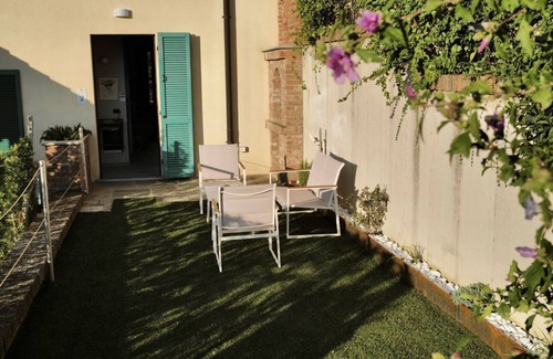 Monforte d'Alba House | House in Monforte d'Alba with view of vineyards