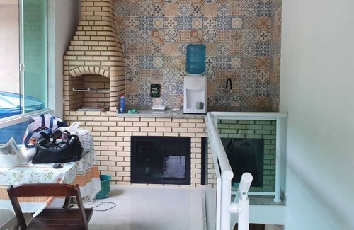 Mangaratiba House | House in Praia Grande overlooking the sea, 5 minutes from the beach and Wi-Fi.