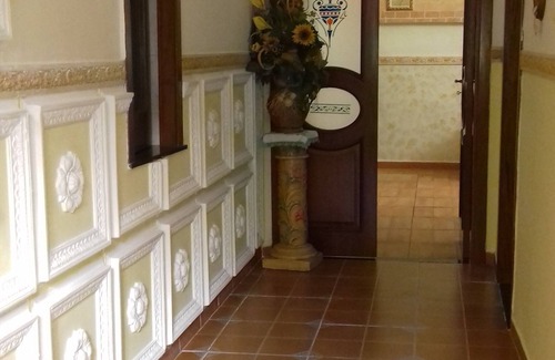 Torre del Greco House | house in the center of the coral city