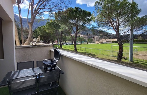 Maubec House | House in the heart of the village