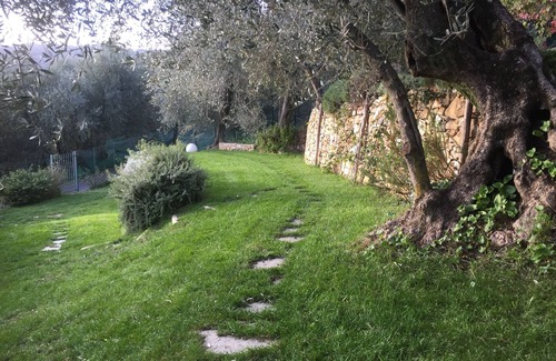 Diano San Pietro Apartment | House in the Roses 1 - garden and valley view