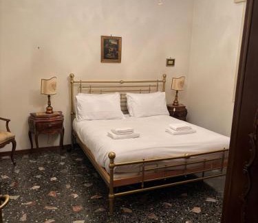 Carpenedo House | House in the park! Free parking and convenient to Venice