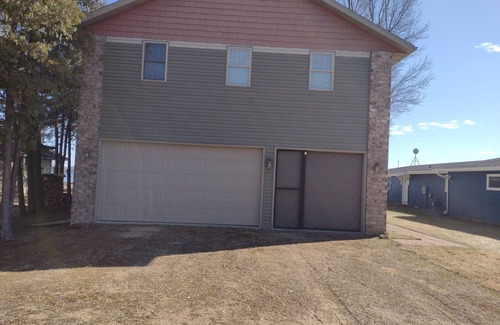 Shawano House | House Lakefront Beautiful Sleeps 12 AC, Wi Fi, 38 minutes to GB