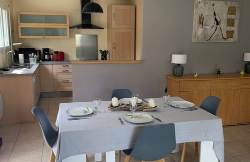 Lavalette House | House located in the countryside, air-conditioned.