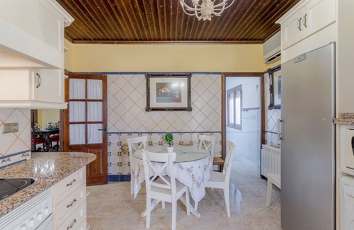 Fuentes de Andalucia Ski Chalet | House Ludima in Fuentes de Andalucia, 40 min from Sevilla and 50 min of Cordoba