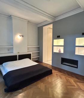 Antwerp House | House of Antwerp- 4BDR w Private Garden