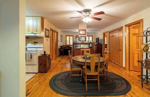 Union Pier House | House of Reilly - 5-Min Walk to Private Beach!