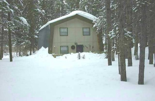Blue River Ski Chalet | House on 1 Acre - 5 Minutes to Lifts!