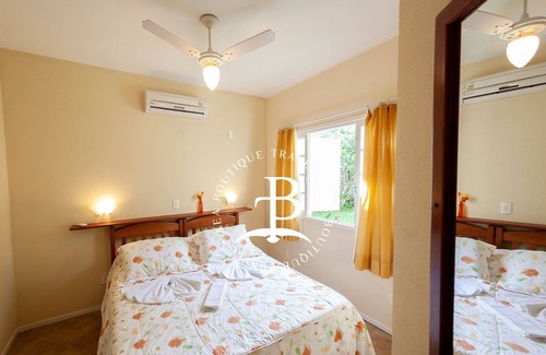 Ponta das Canas House | House on Offer Residential with Swimming Pool