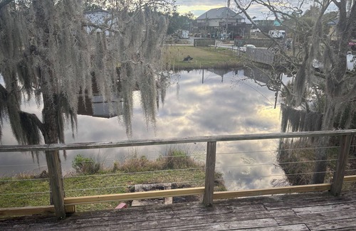 Shoreline Park House | House on the Bayou. Bring your boat and relax!