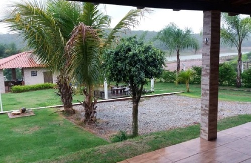 Guape House | House on the edge of the dam