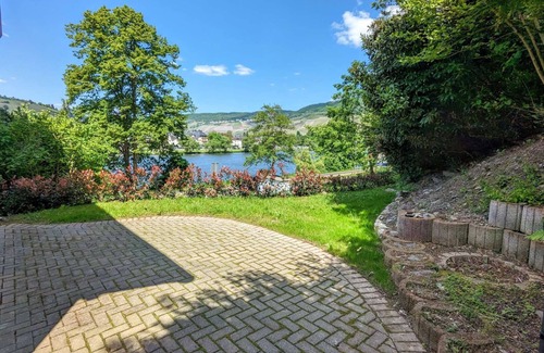 Kues House | House on the Moselle with river view